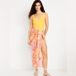 NWT Lightweight Swim Floral Sarong Wrap